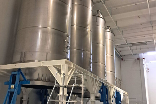 CASOS DE EXITO 4 SILOS SEMOLA DE TRIGO 08-07-26 Silos inoxidables para sólidos alimentarios